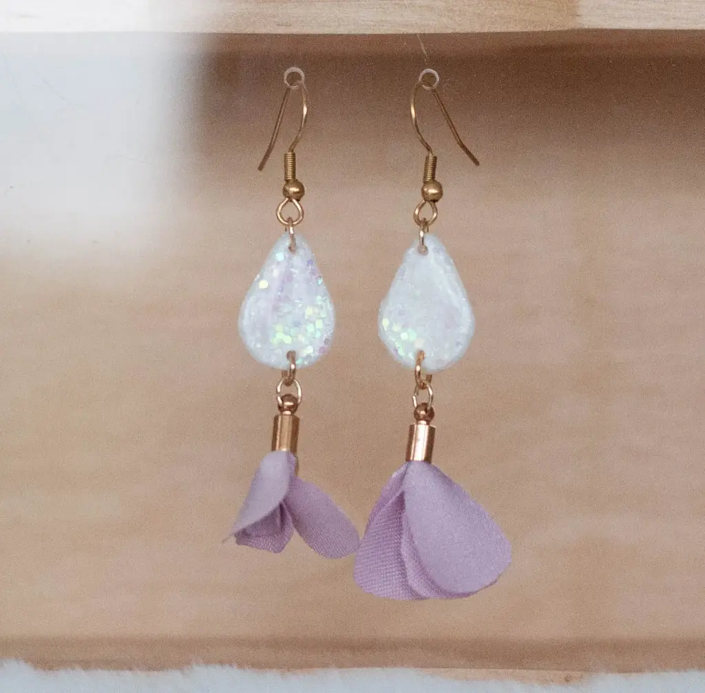 Boucles "Lueur" gouttes pompons