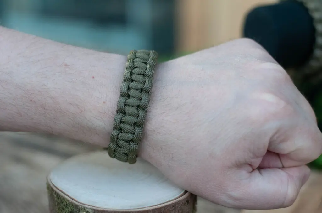 Bracelet de Survie Homme Kaki 