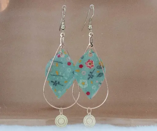 [22-48] Boucles "Boho" fines gouttes vertes