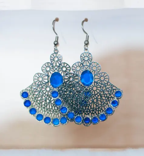 Boucles argentées éventail bleu