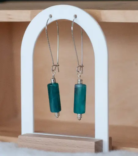Boucles argentées vertes 
