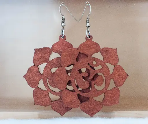 [24-105] Boucles "Bois" Chakra Om