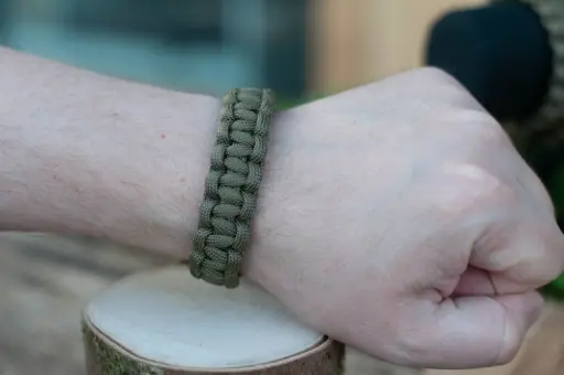 Bracelet de Survie Homme Kaki 